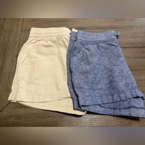 Bundle of 2 old navy shorts size Medium